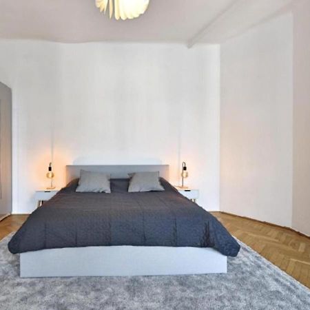 Luxurious, 2 Min To Casino And Roemertherme Apartment Baden Exterior photo