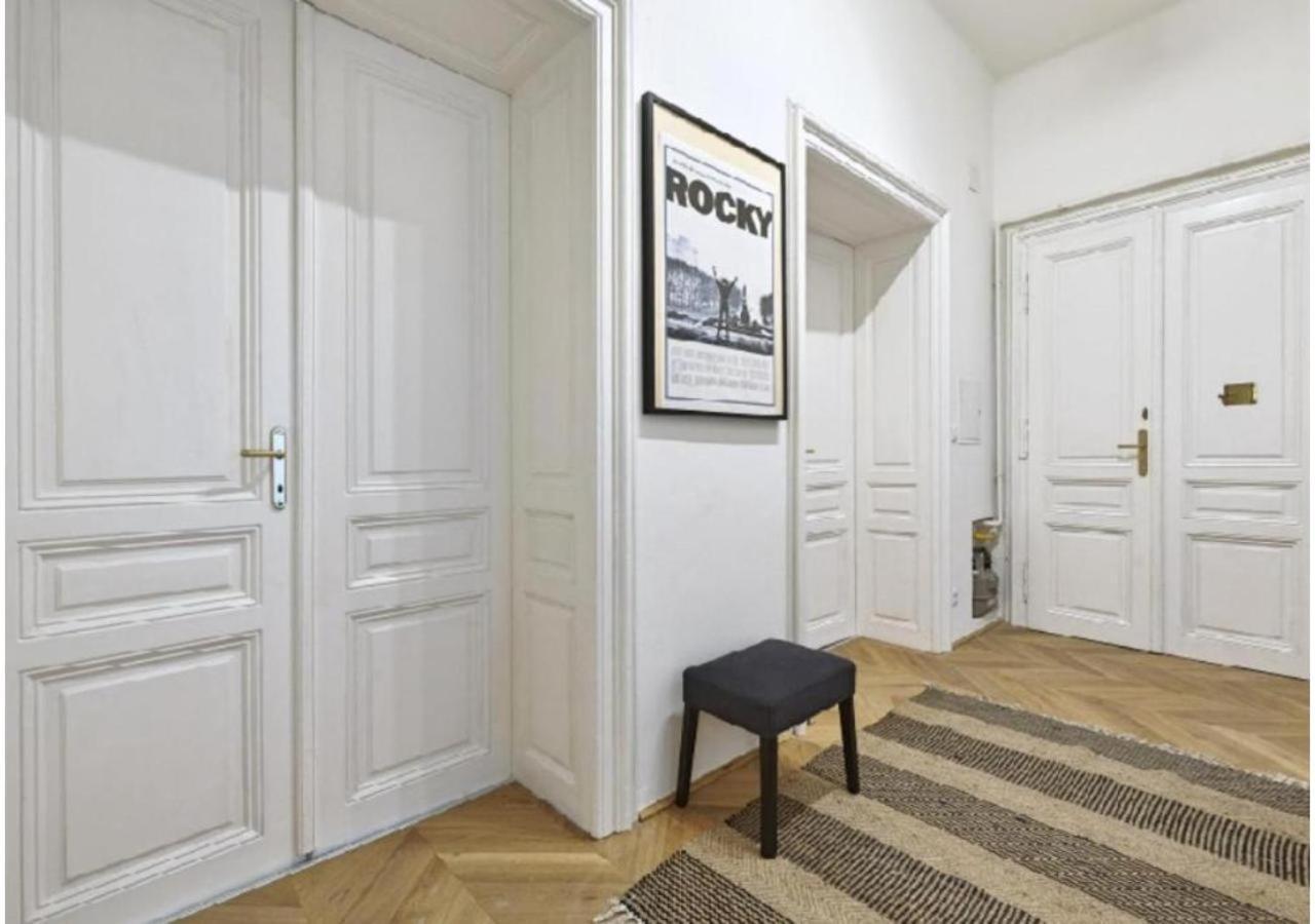 Luxurious, 2 Min To Casino And Roemertherme Apartment Baden Exterior photo