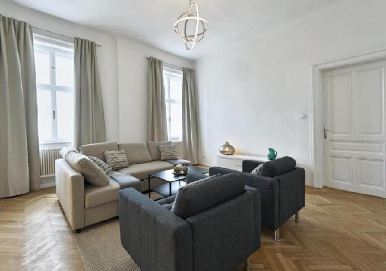 Luxurious, 2 Min To Casino And Roemertherme Apartment Baden Exterior photo