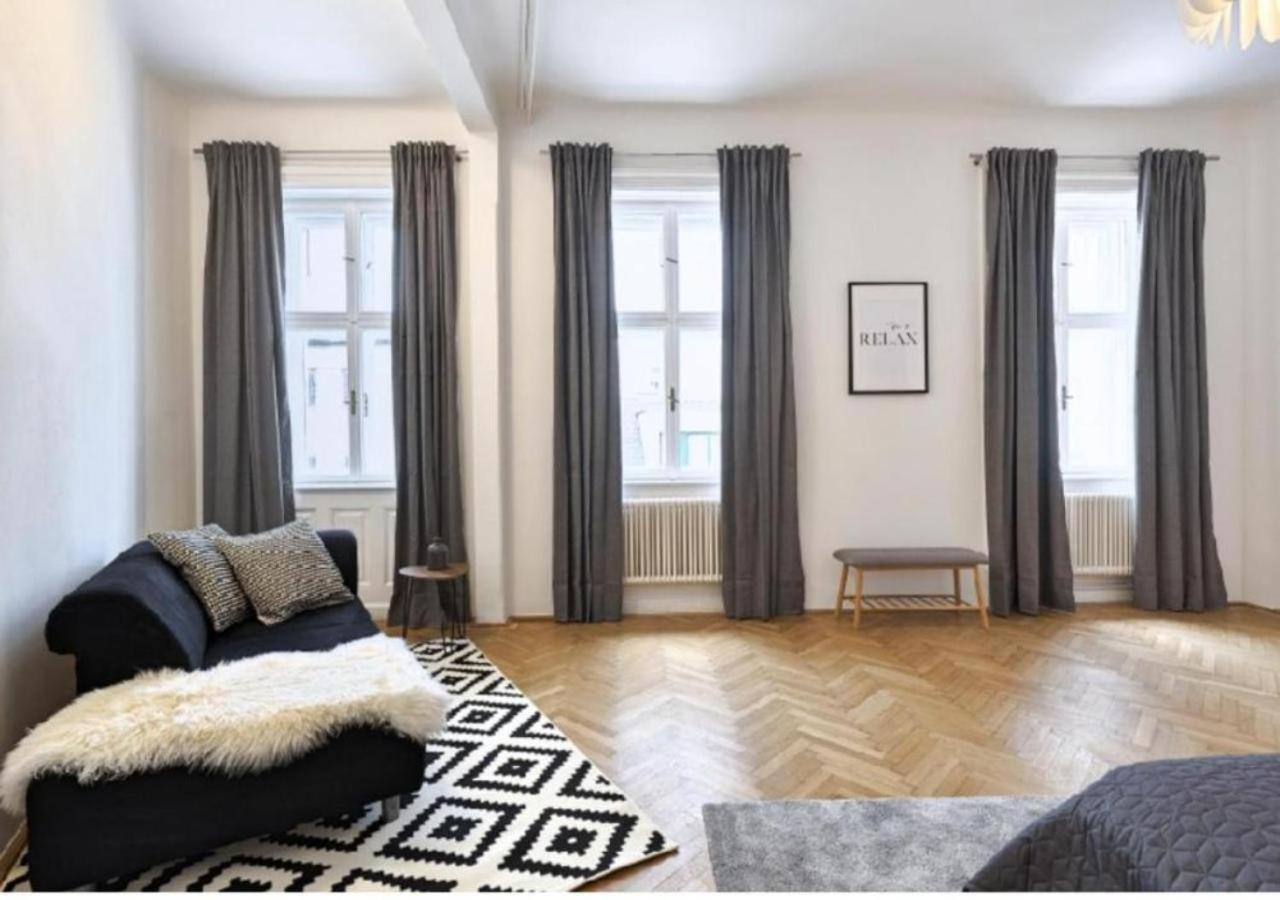 Luxurious, 2 Min To Casino And Roemertherme Apartment Baden Exterior photo
