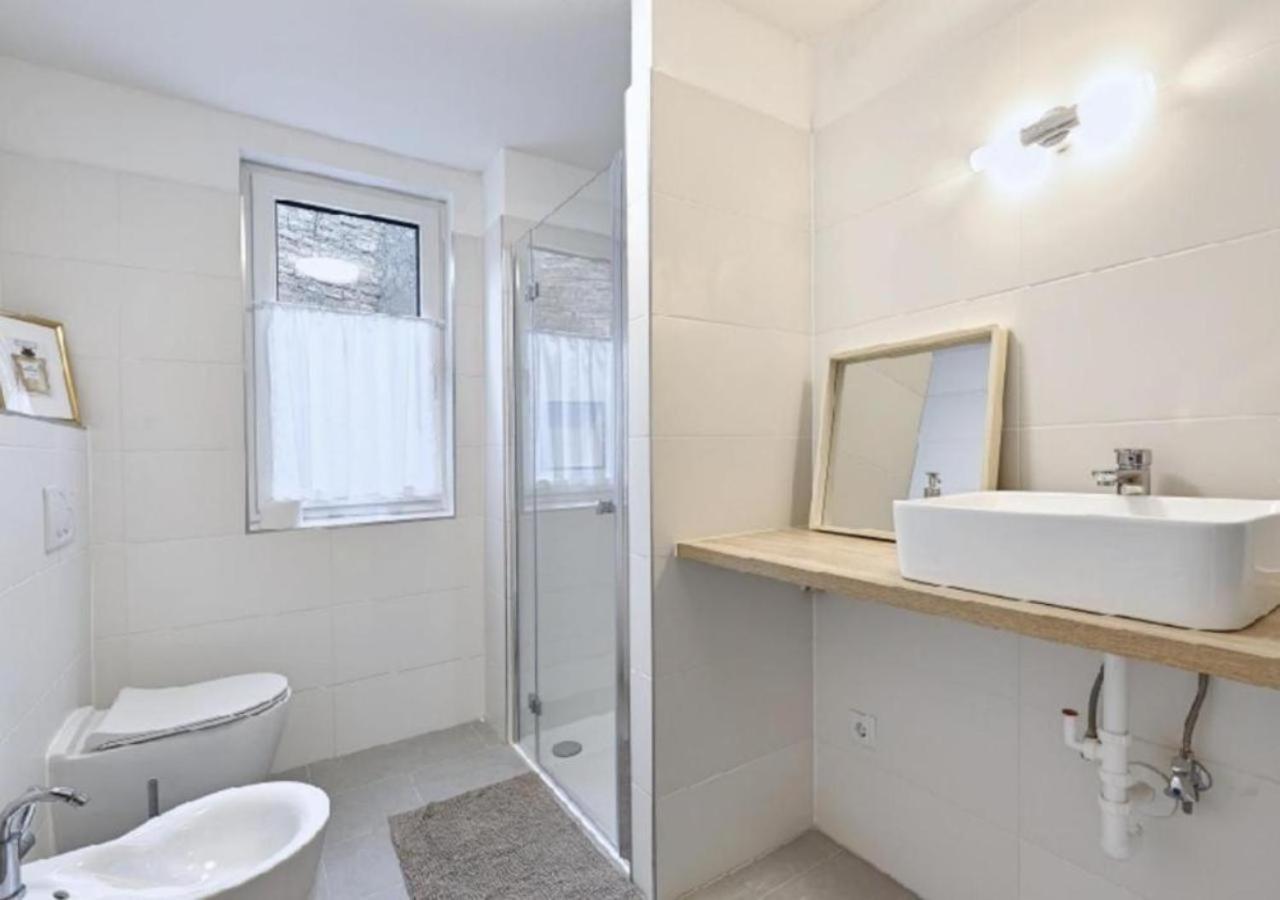 Luxurious, 2 Min To Casino And Roemertherme Apartment Baden Exterior photo