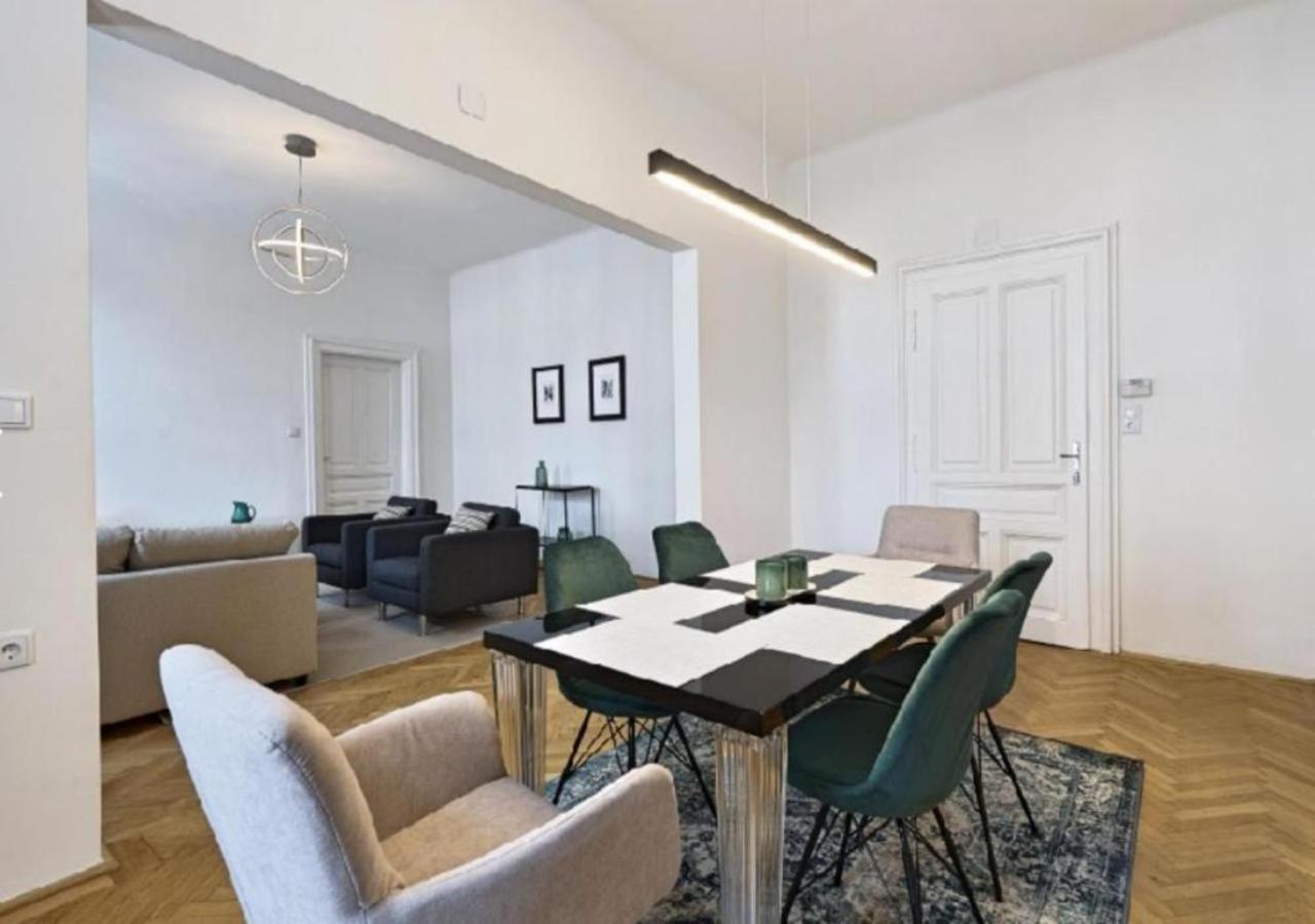Luxurious, 2 Min To Casino And Roemertherme Apartment Baden Exterior photo