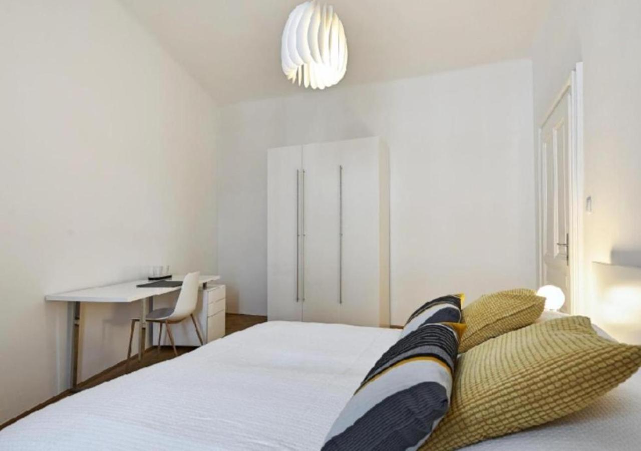 Luxurious, 2 Min To Casino And Roemertherme Apartment Baden Exterior photo