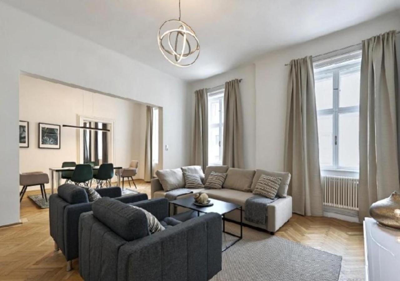 Luxurious, 2 Min To Casino And Roemertherme Apartment Baden Exterior photo